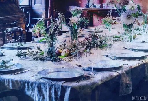 Воля Денурка - пустая столовая в поместье